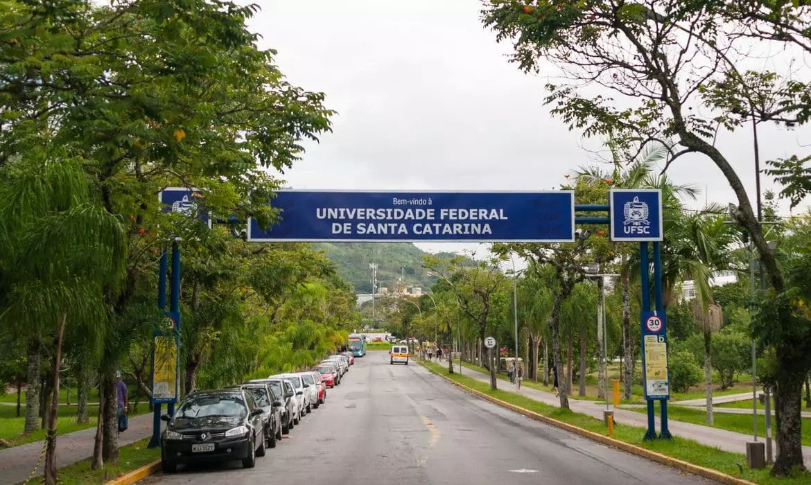 UFSC Abre 600 Vagas em Cursos Gratuitos: Graduação Presencial e EAD com Seleção por Histórico Escolar!