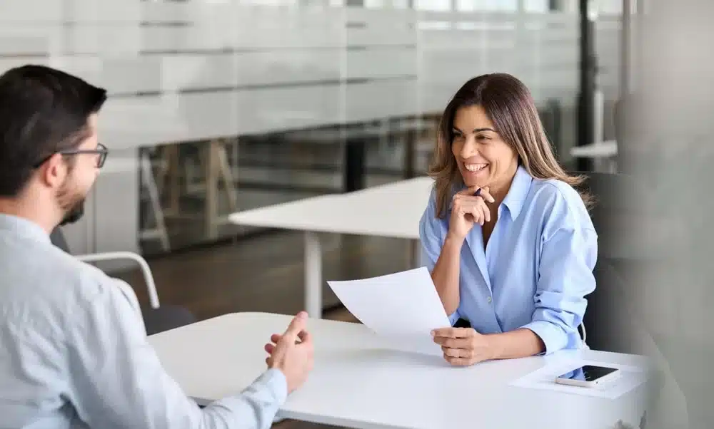 O Que Fazer e o Que Evitar em uma Entrevista de Emprego: Guia Completo para Conquistar Sua Vaga