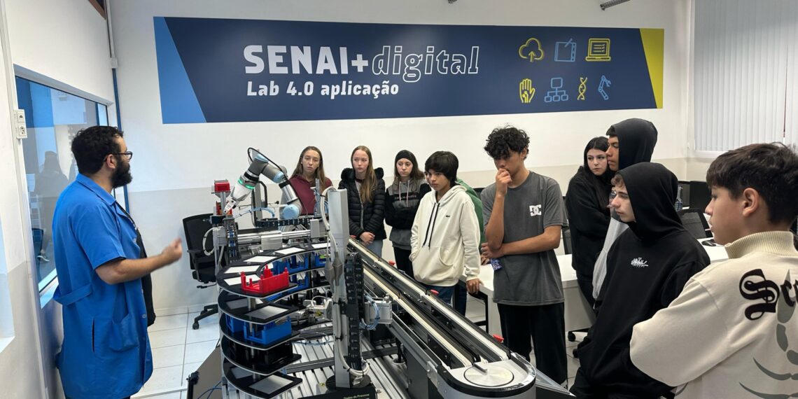 Arena SENAI vai abrir 7,6 mil vagas gratuitas em cursos técnicos em Santa Catarina