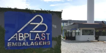 AB Plast realiza seleção presencial em Joinville para vaga com início imediato; veja salário e benefícios oferecidos